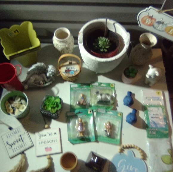 Clothes, Shoes, Home items, Car accessories, jewelry, tools, kitchen items, ect. - Picture 16 of 16